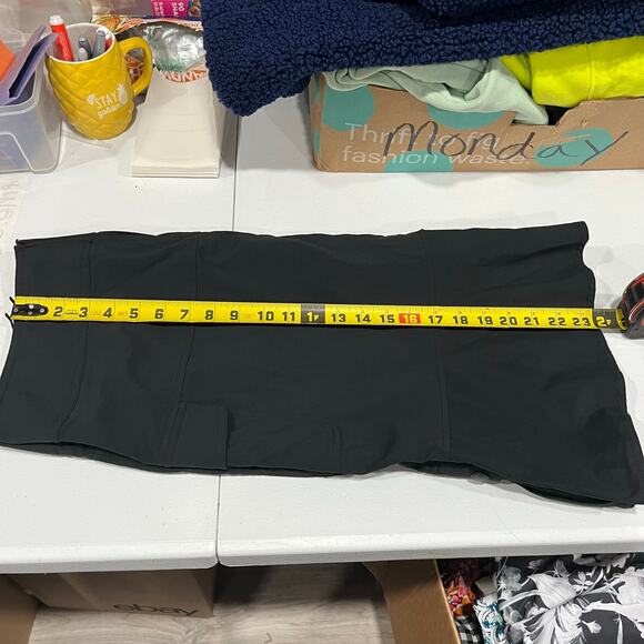 Royal Robbins Discovery Cargo Nylon Flounce Skirt Womens Size 14 Black - Picture 6 of 6